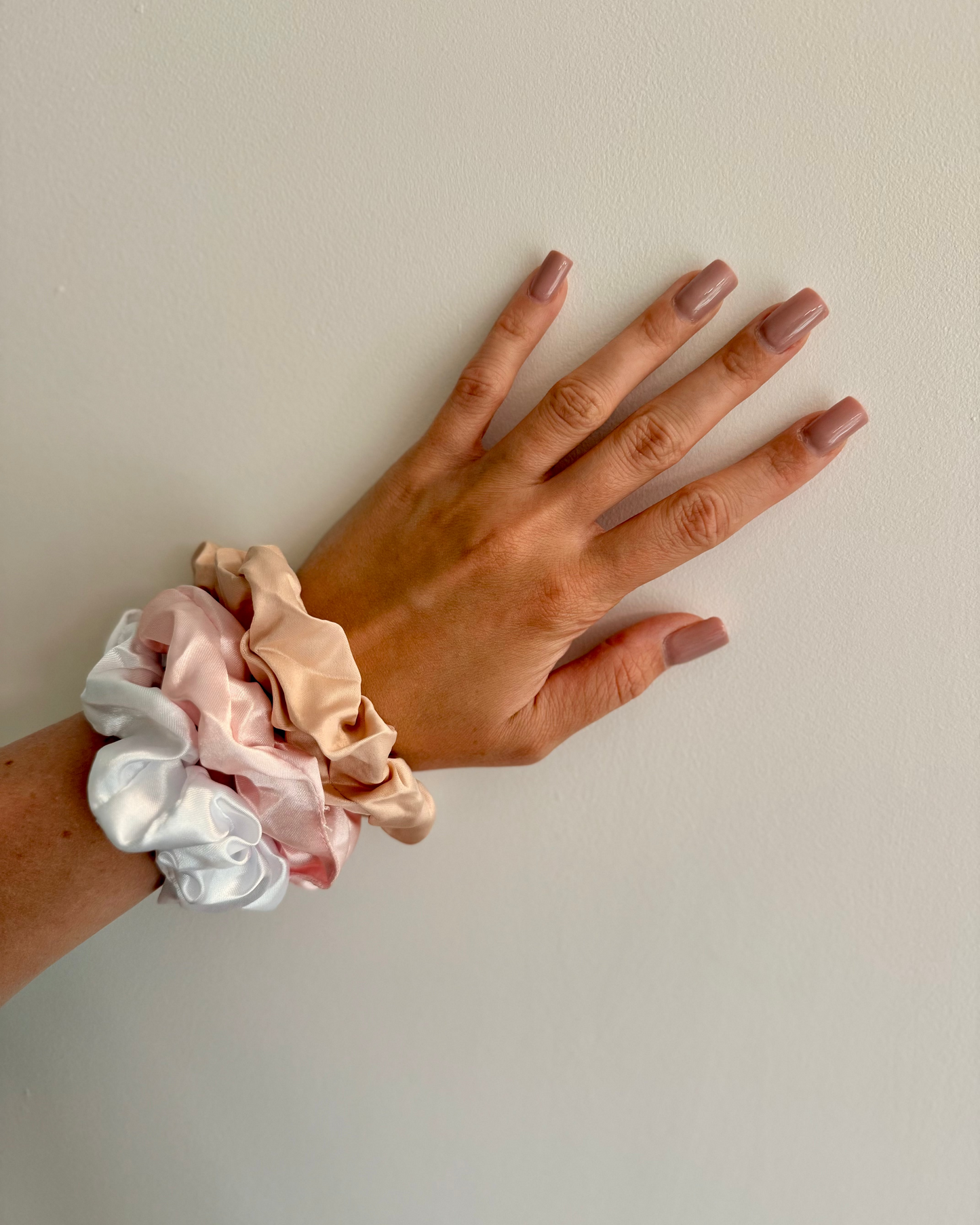 Scrunchie: gumki do włosów